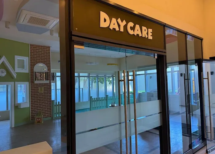 Stylish 2 Bedroom With Bathtub And Balcony Uptown Bgc Manila