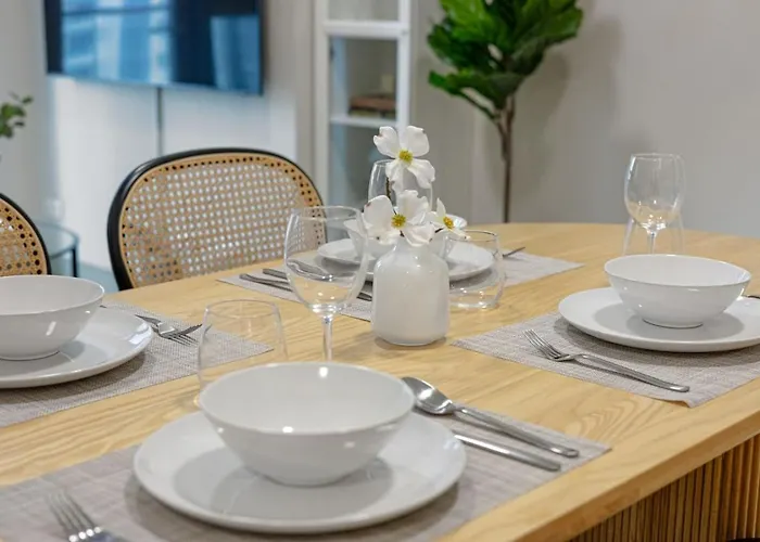 Stylish 2 Bedroom With Bathtub And Balcony Uptown Bgc Apartamento *