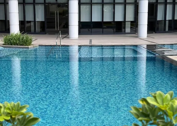 Stylish 2 Bedroom With Bathtub And Balcony Uptown Bgc *