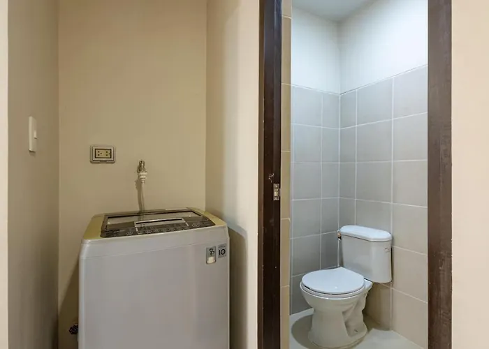 Stylish 2 Bedroom With Bathtub And Balcony Uptown Bgc * Manila
