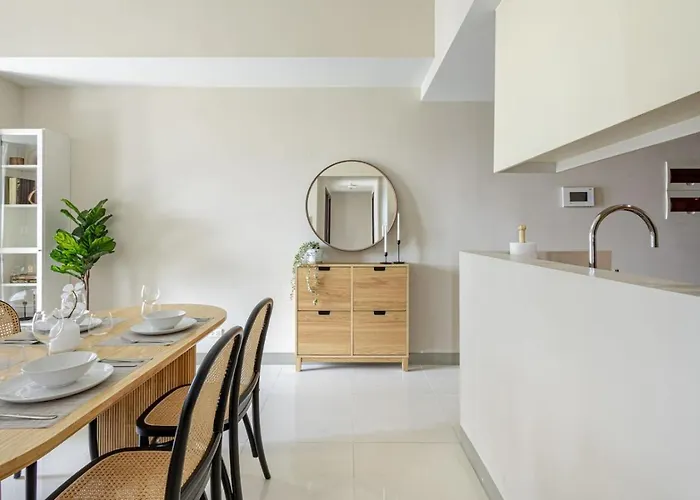 Apartamento Stylish 2 Bedroom With Bathtub And Balcony Uptown Bgc *