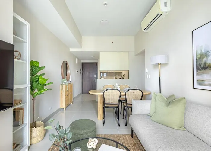 Stylish 2 Bedroom With Bathtub And Balcony Uptown Bgc Apartamento *